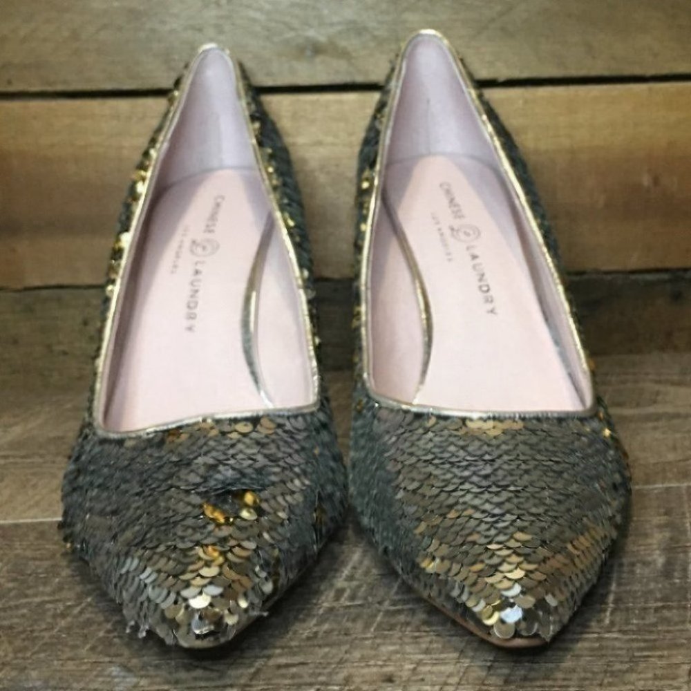 NEW Chinese Laundry Ruth’s Reversible Sequins Pump - Picture 2 of 9